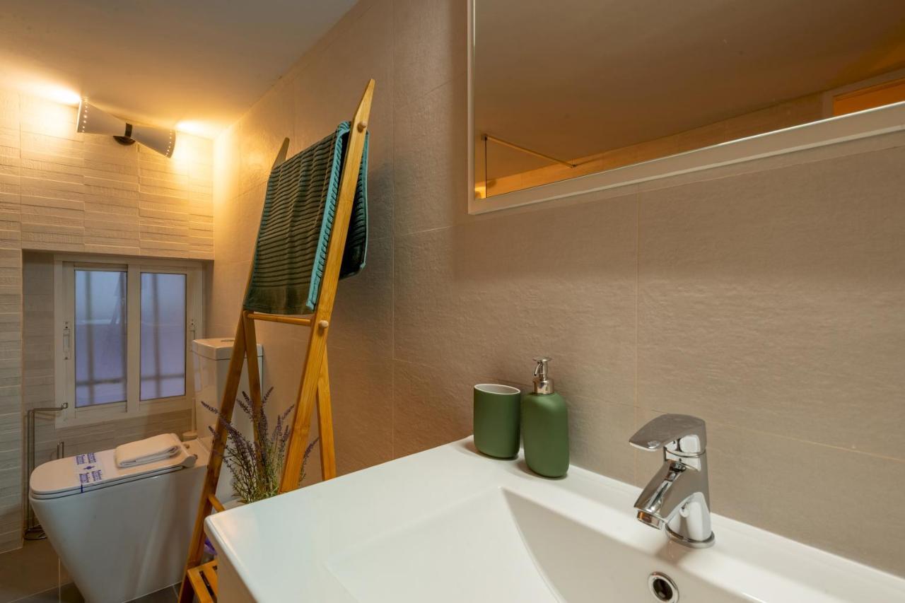 1 Bedroom 1 Bathroom Furnished - Lavapies - Duplex Madrid Eksteriør bilde